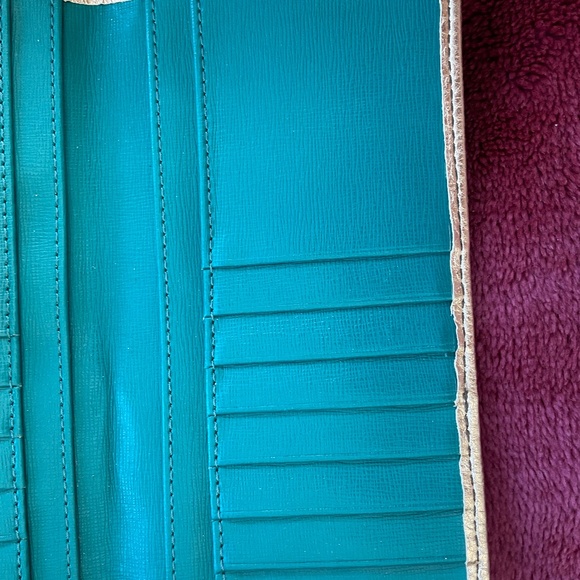 Fossil leather gold wallet - Picture 5 of 11